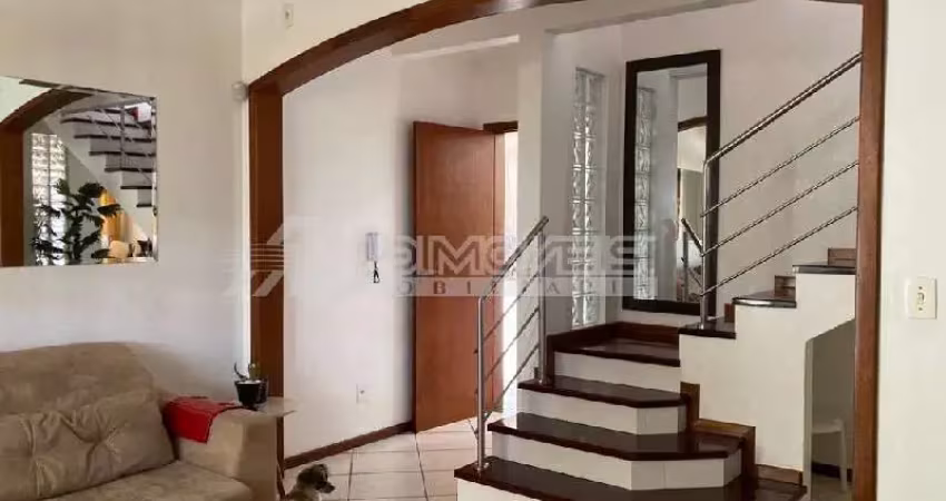 Casa com 3 quartos à venda na Trindade, Florianópolis 