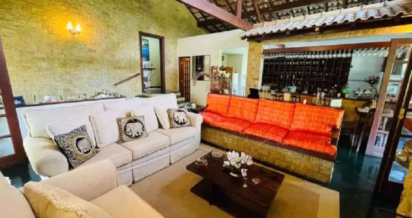 Casa a venda com terreno fora de condomínio