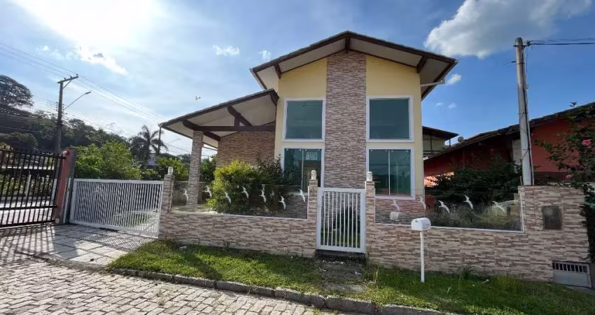 Casa linear em condomínio fechado- vargem grande, teresópolis-rj