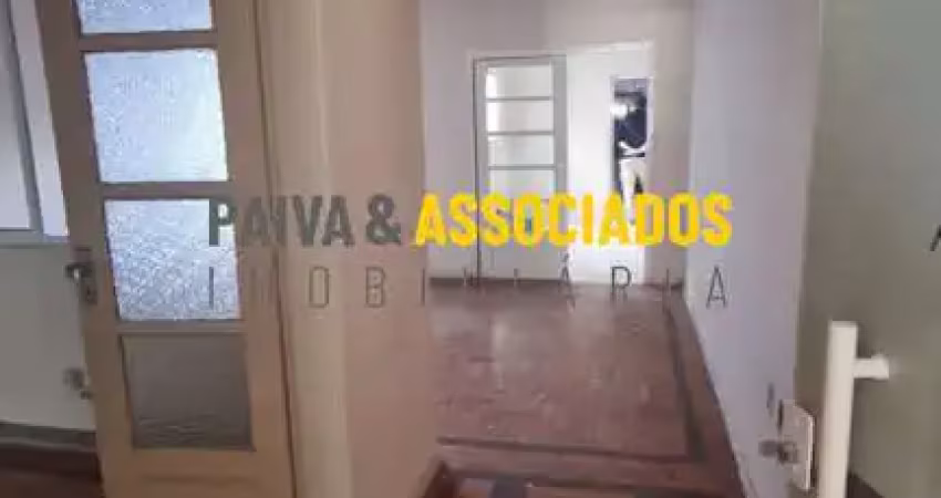 Casa com 5 quartos para alugar na Rua Tiradentes, 2243, Centro, Pelotas