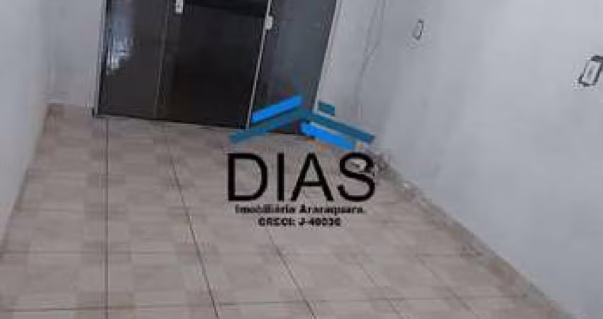 PARQUE RESIDENCIAL LAURA MOLINA COM DOIS DORMITÓRIOS E QUINTAL AMPLO