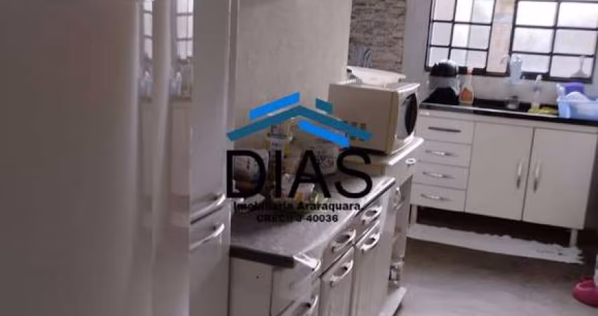 JARDIM ROBERTO SELMIDEI CASA COM DOIS DORMITÓRIOS E QUINTAL AMPLO