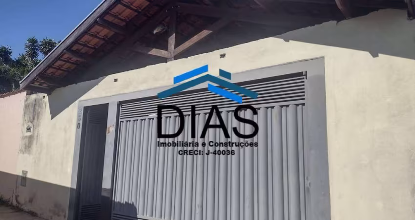 ALTOS DO PINHEIROS CASA COM DOIS DORMITÓRIOS BEM LOCALIZADA