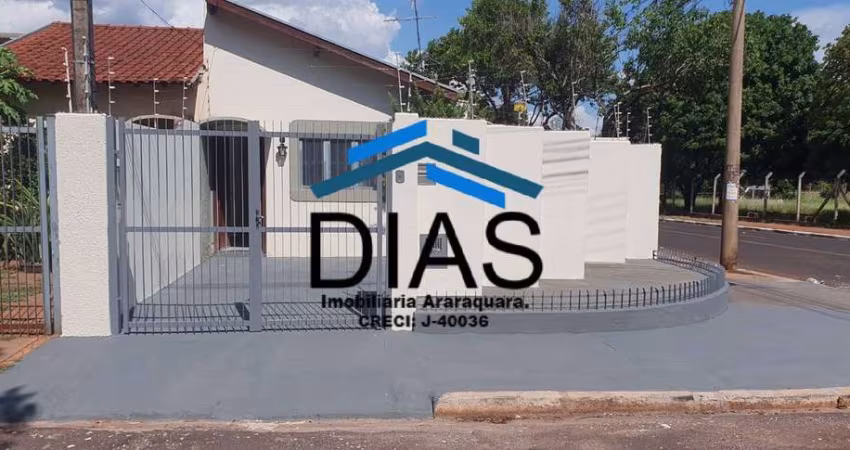 QUITANDINHA CASA COM TRÊS DORMITÓRIOS E EXCELENTE LOCALIZAÇÃO