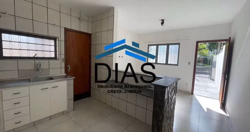 Quitandinha casa três dormitórios ótima localização ao lado do senai