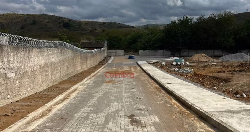 Lote no loteamento Chácaras Braúnas