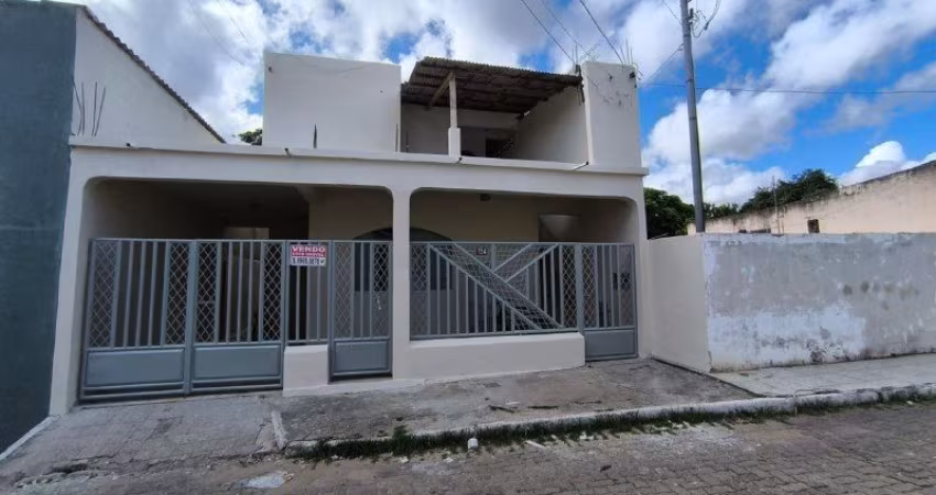 Casa com 2 moradas no bairro Santa Terezinha