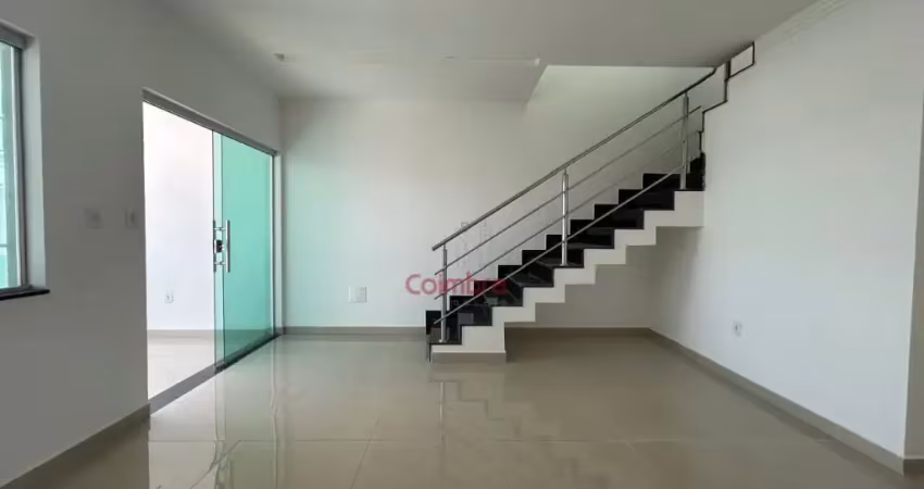 Casa duplex no bairro Castanheiras