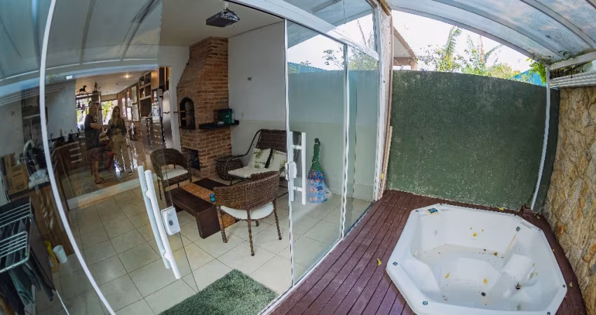 Charmosa casa de 3 quartos com escritura pública. Lagoa da Conceição, Florianópolis