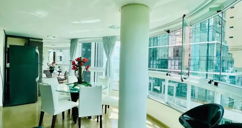 Lindo Apartamento Quadra Mar na Barra Sul em Balneário Camboriú- Apenas 50 metros da Praia