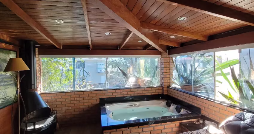 Casa financiável no campeche em florianópolis com piscina e jacuzzi