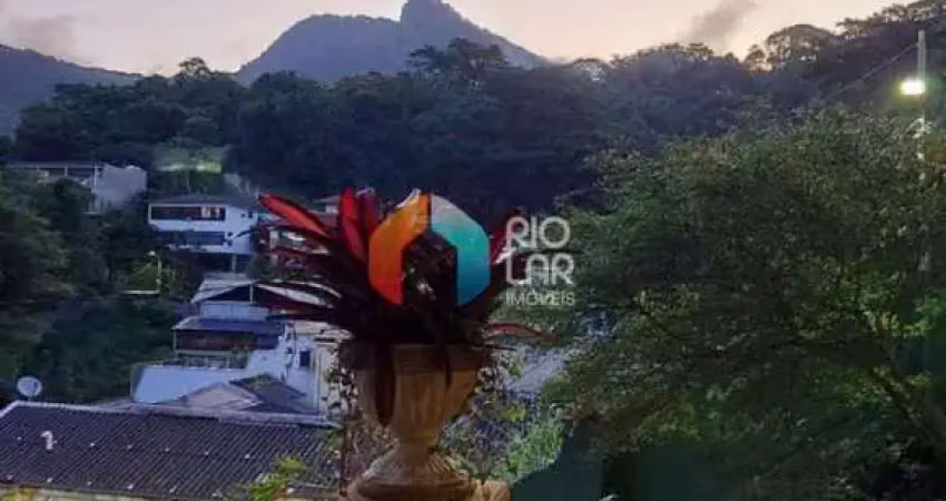Casa à venda à venda no cosme velho, 455 m2, 7 quartos (1 suíte), 7 banheiros, 3 vagas,  rio de jan