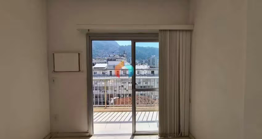 Apartamento à venda, 1 quarto com dependencia revertida, 2 vagas. Botafogo, Rio de Janeiro, RJ