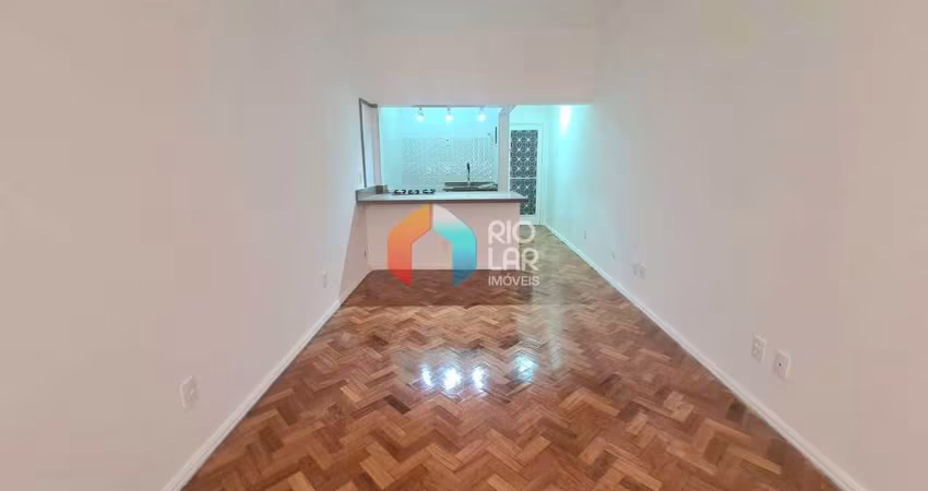 Conjugadão à Venda em Copacabana, 31 m2, Reformado, Cozinha Americana, Banheiro Social, Rio de Jane