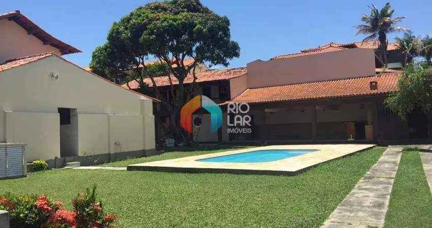 CASA ARARUAMA 8 QUARTOS 8 SUÍTES 10 VAGAS ÁREA EXTERNA ( PISCINA ÁREA GOURMET)