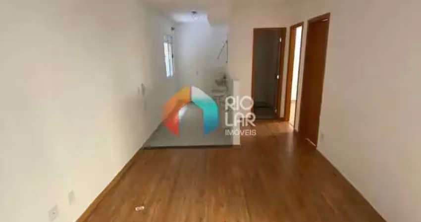 Apartamento com 2 quartos à venda na Rua Dalva Raposo, Tribobó, São Gonçalo