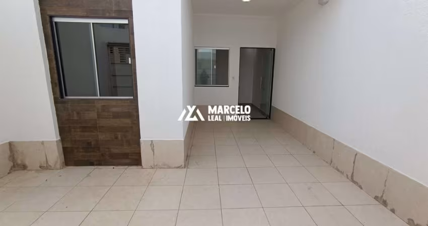 ALUGO, casa térrea com 3/4 sendo 01 suíte de laje com acabamento em porcelanato