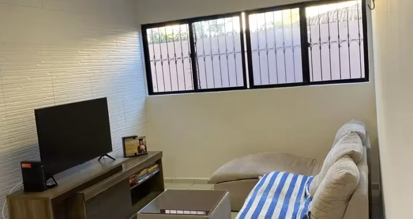Térreo com área externa privativa com 03 dormitórios nos bancários