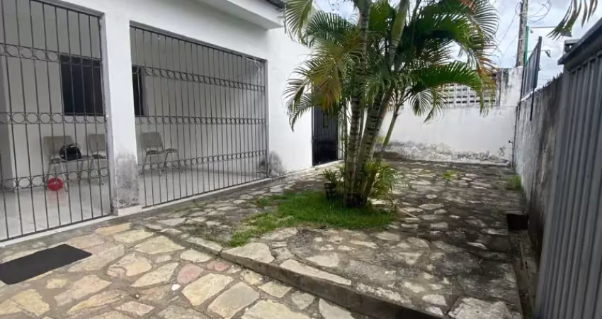 Casa na principal por dentro de mangabeira, ideal para morar ou investir