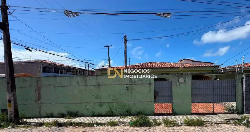 Casa de esquina com 3 dormitórios, ideal para construção de Kit-Nets à venda, 148 m² por R$ 300.000 - Nova Descoberta - Natal/RN