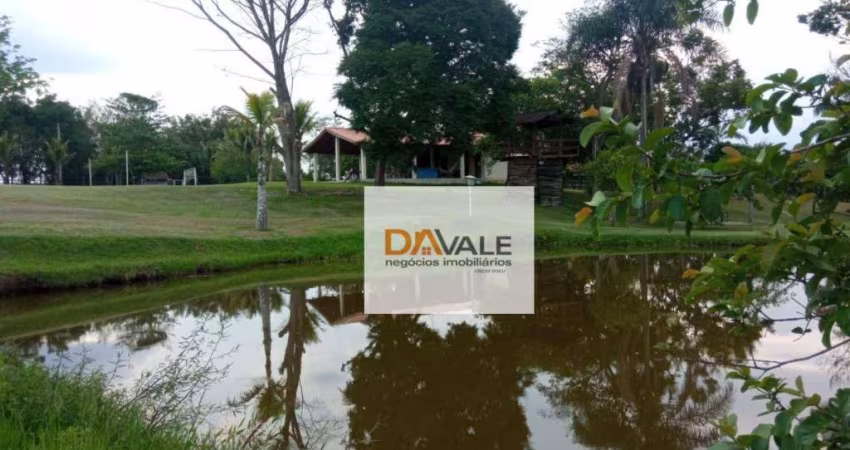 Linda Chácara com 2 lagos de peixe na Germana