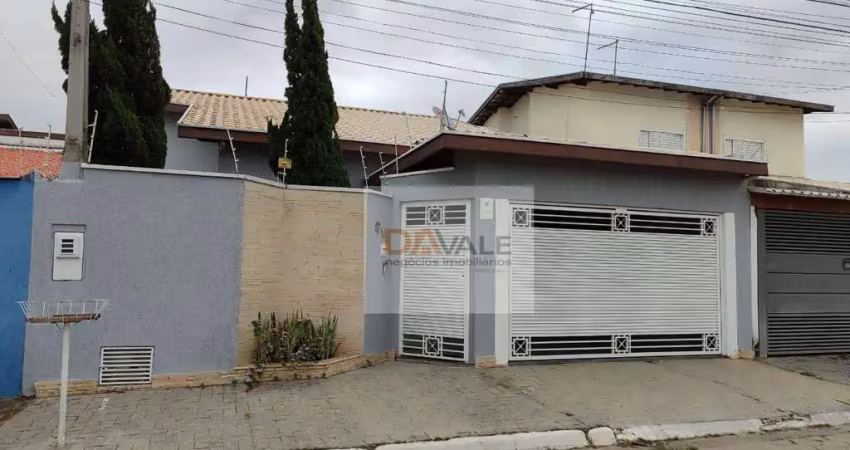 Linda casa com 3 dormitórios sendo uma suíte, no village das flores.