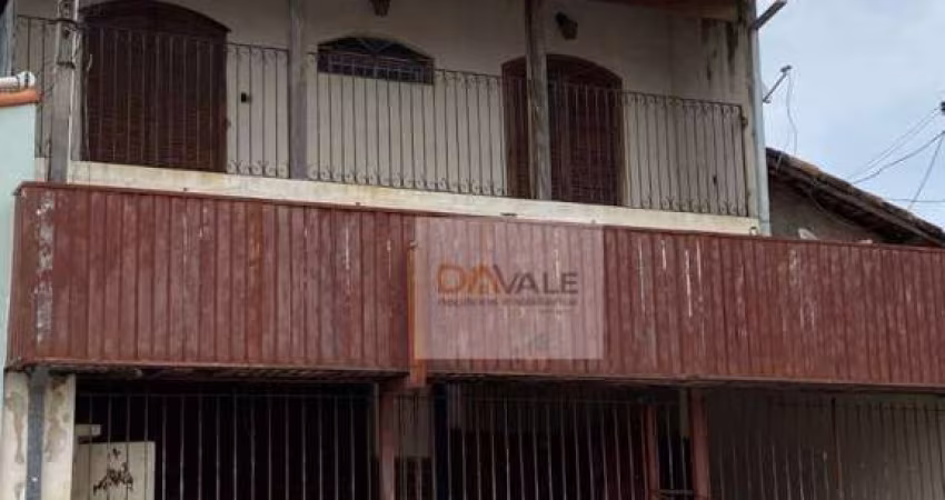 Excelente Sobrado com Ponto Comercial em Anexo