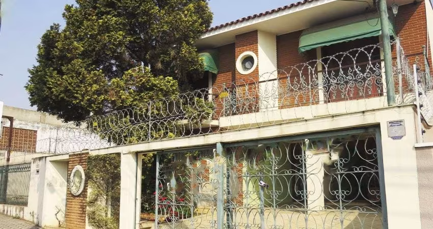 Sobrado com 3 dormitórios e churrasqueira à venda, 244 m² - Jardim Icatu - Votorantim/SP