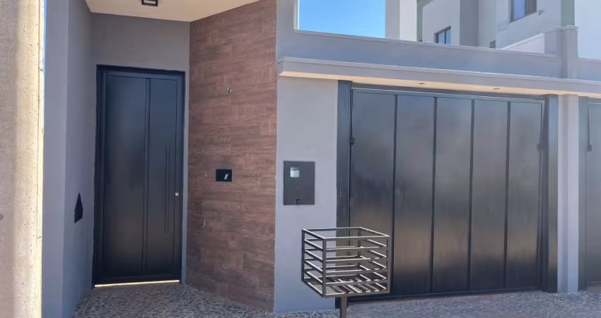 Casa com 3 quartos, suíte com closet, Churrasqueira no Bairro Bem Viver em Uberlândia!!!