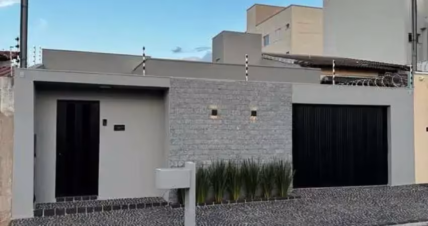 Casa à venda 3 quartos, 1 suíte com closet, área gourmet, 4 vagas no jardim botânico, uberlândia-mg - 250 m² - imperdível!