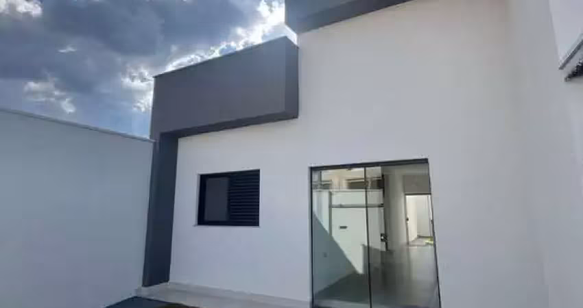 CASA À VENDA: 3 quartos, Suíte, 2 vagas, Churrasqueira e Quintal no Bairro Verde Vida em Uberlândia.