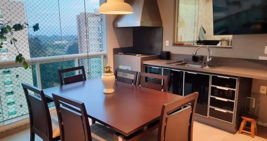 Apartamento com 3 suítes reformado para venda em Alphaville São Paulo