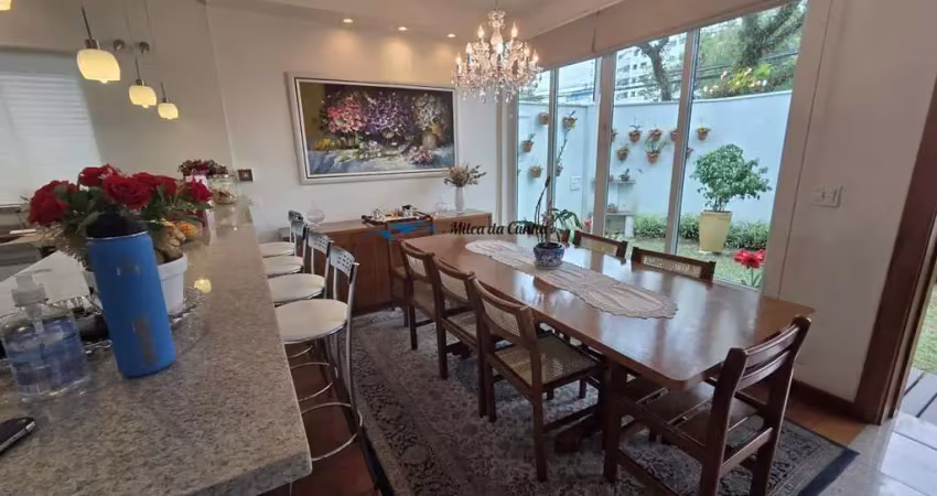 Linda casa à venda, com 4 dormitórios, 2 suítes, com 249m² com jardim, com 4 vagas, vila gilda, santo andré