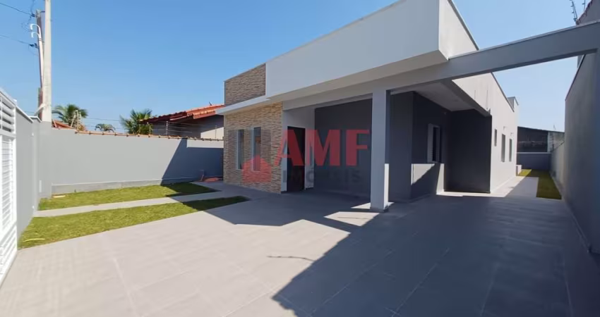 Casa com Piscina à 400 metros da Praia do Cibratel em Itanhaém/SP