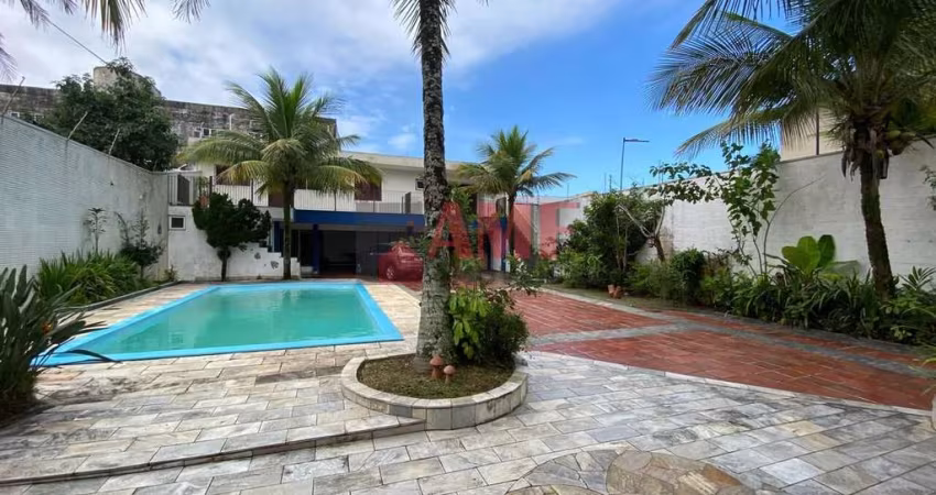 Casa à venda no bairro Centro - Itanhaém/SP