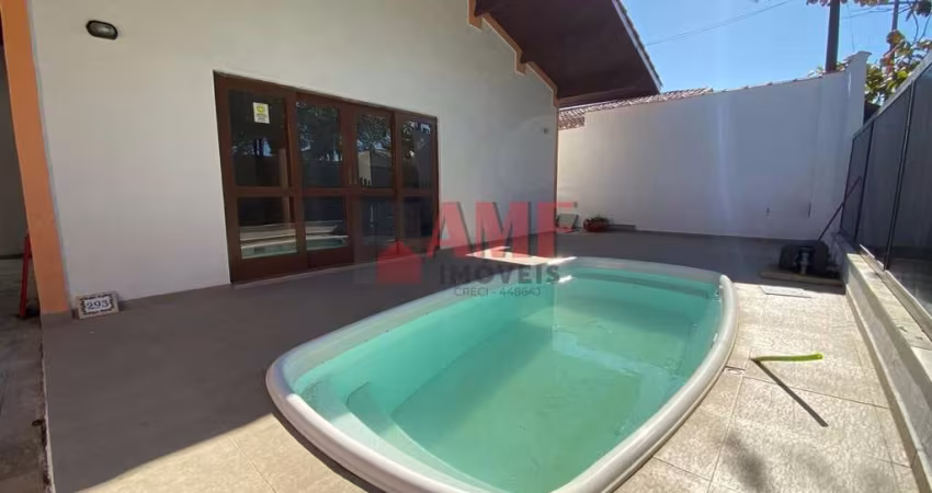 Incrível Casa com Piscina no Parque Turistico