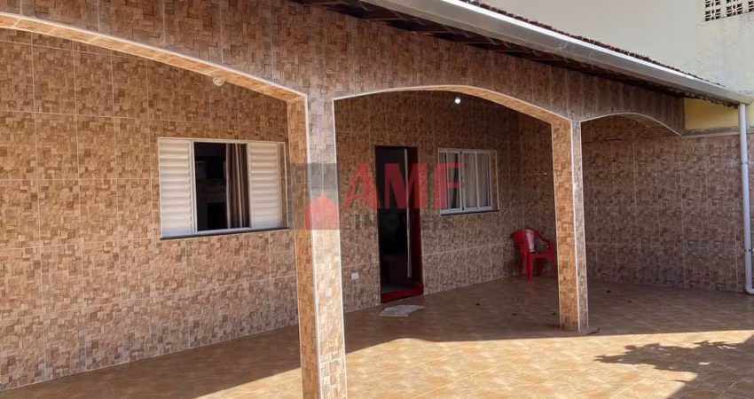 Casa a 800 metros do mar em Itanhaém