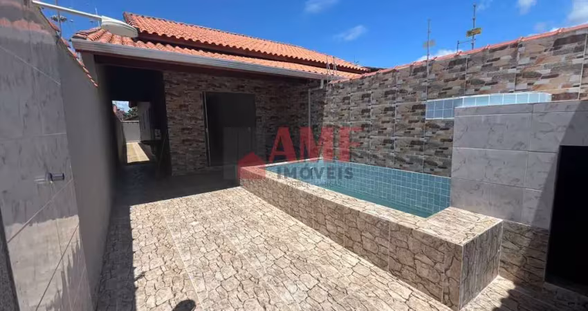 Casa com piscina, 2 dormitórios