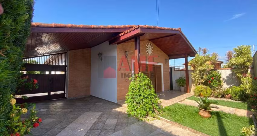 Casa a 70 metros da praia no Cibratel I
