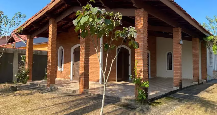 Casa a 180 metros da praia na Estância Bal Maria Helena Novaes