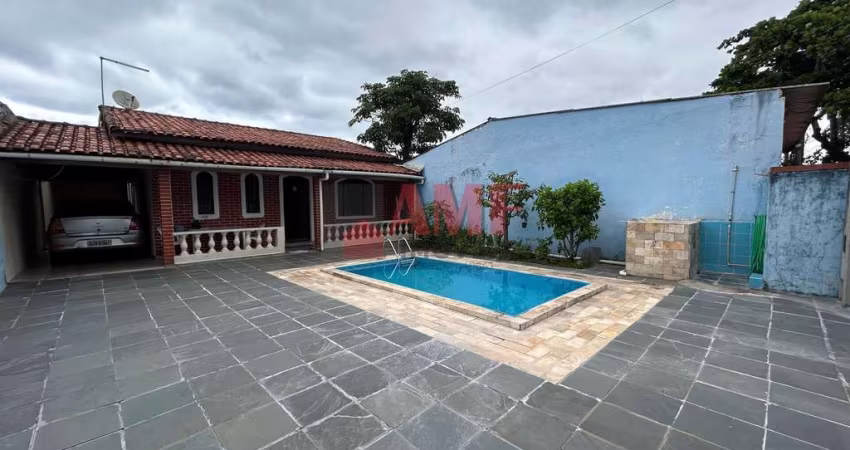 Casa com 3 dormitório no suarão pertinho do mar !!!!