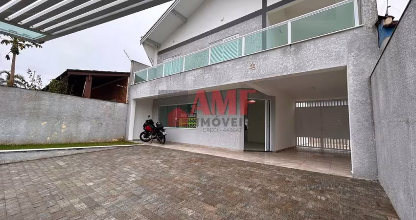 Sobrado à 80 metros da praia – 3 Quartos (2 Suítes) – Piscina e Área Gourmet