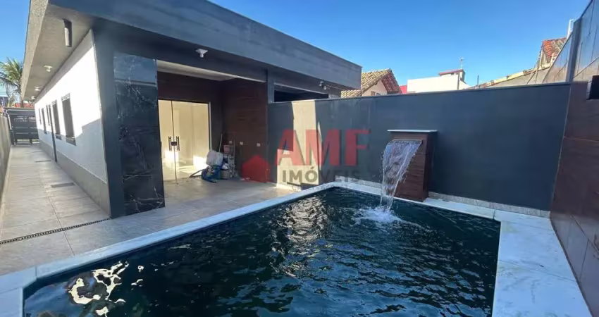 Casa com piscina no bairro santa terezinha - itanhaém