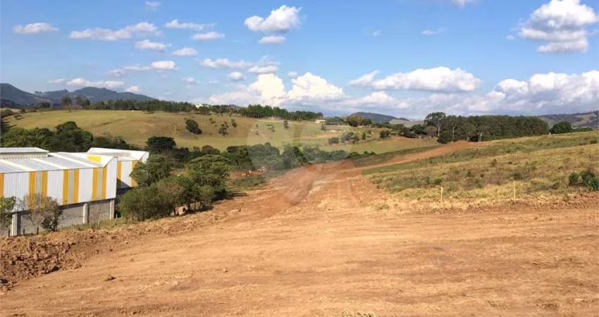 Terreno à venda em Parque Residencial Itaguaçu - SP