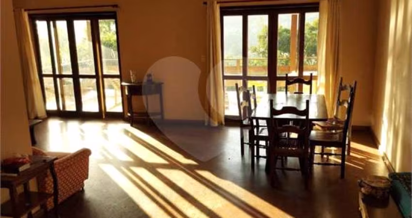 Sobrado com 4 quartos à venda em Lavapés - SP