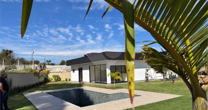 Casa térrea com 4 quartos à venda em Condomínio Residencial Shamballa Iii - SP