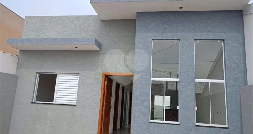 Casa térrea com 3 quartos à venda em Nova Cerejeira - SP