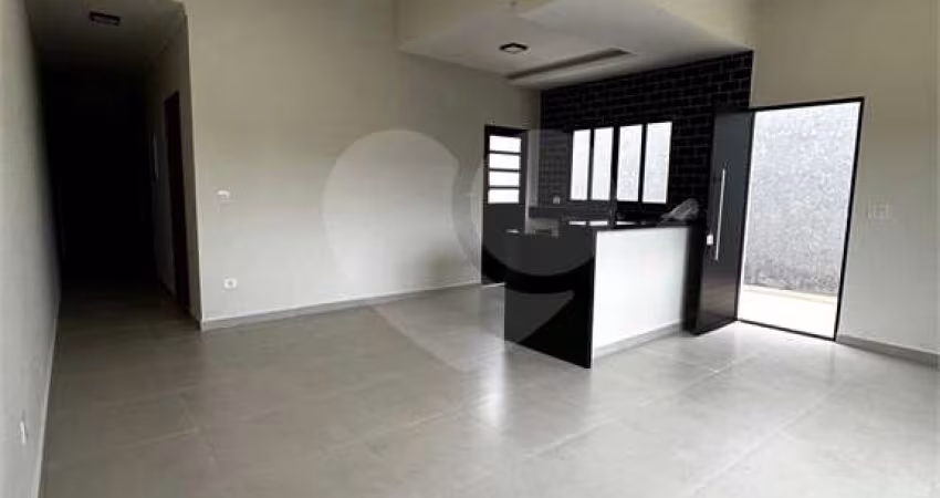 Casa térrea com 3 quartos à venda em Residencial Jardins Da Catalunha - SP
