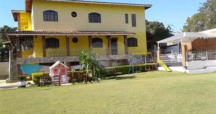 Chácara com 5 quartos à venda em Vitória Régia - SP