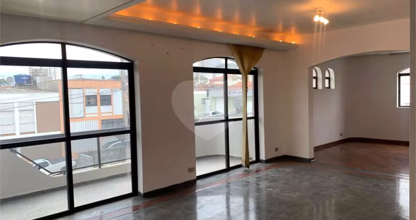 Apartamento com 3 quartos à venda ou para locação em Centro - SP